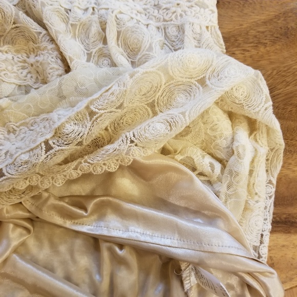 Boho Lace Mini Dress - Picture 6 of 8